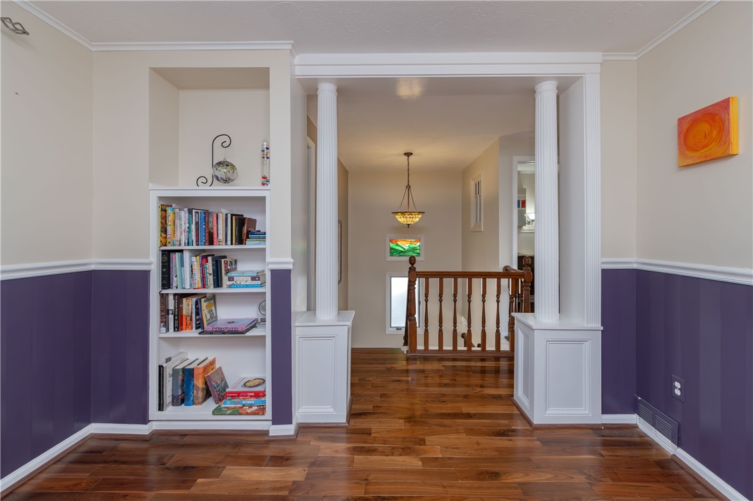 215 South Fitzhugh Street Rochester, NY 14608 - Photo 17 of 39 Library / Den