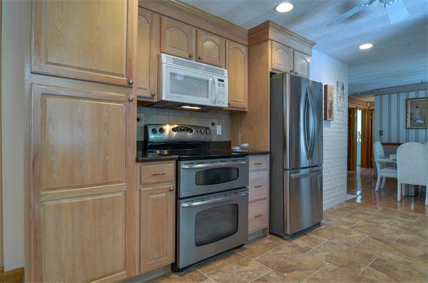 89 Lowther Road Framingham, MA 01701 - Photo 9 of 30 Gallery Image 9