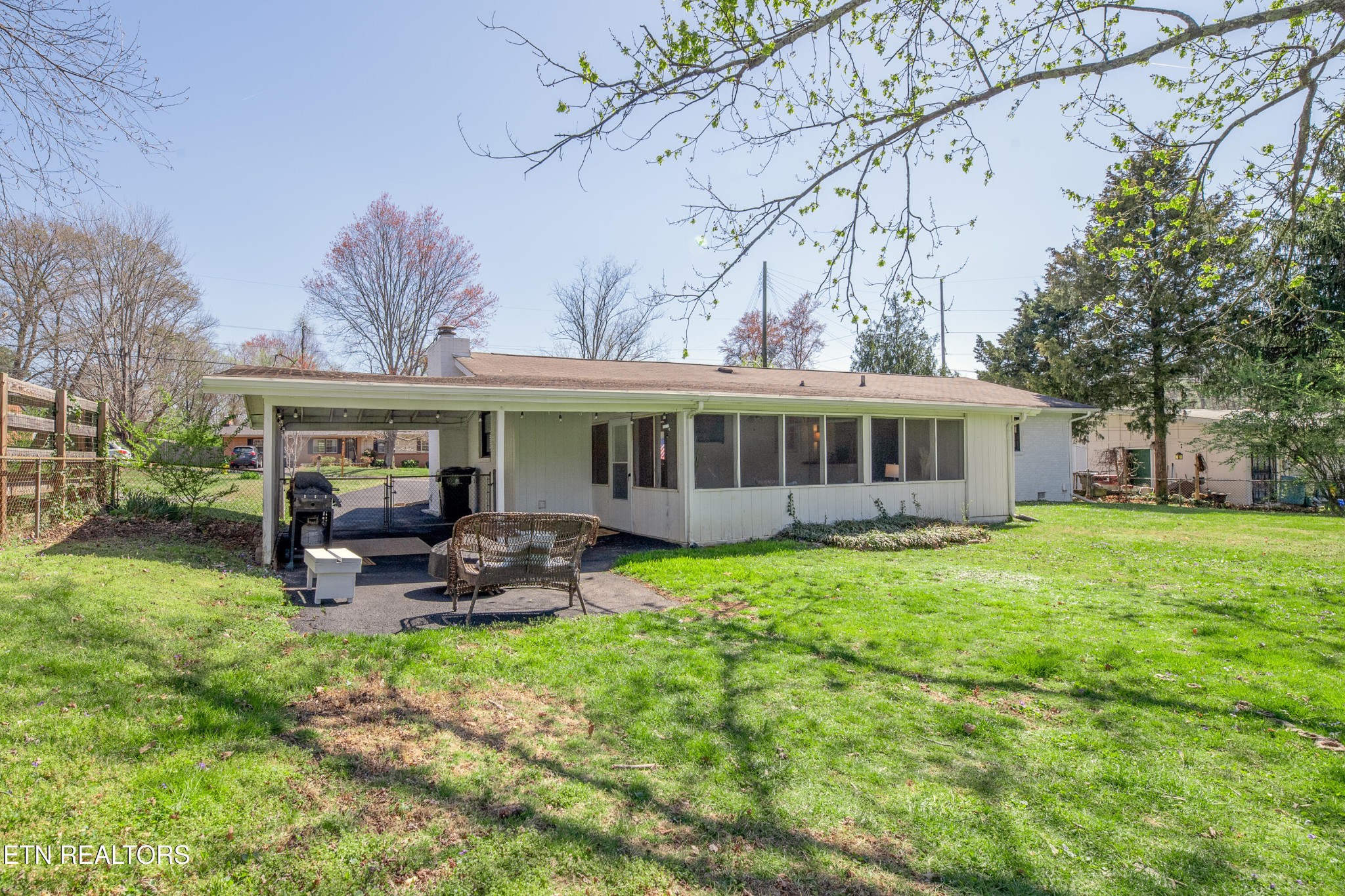 733 Waco Road Northwest Knoxville, TN 37919 - Photo 2 of 34 Gallery Image 2