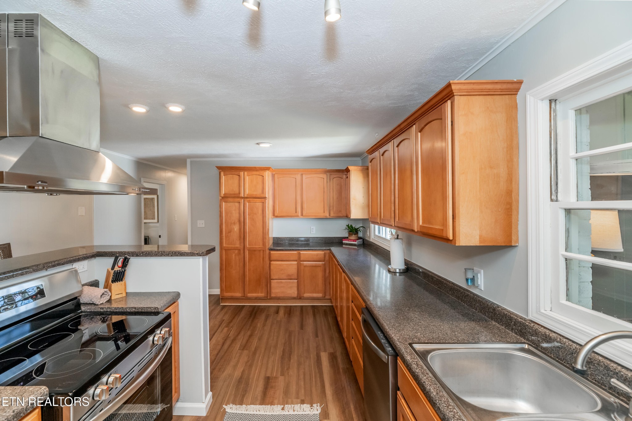 733 Waco Road Northwest Knoxville, TN 37919 - Photo 9 of 34 Gallery Image 9