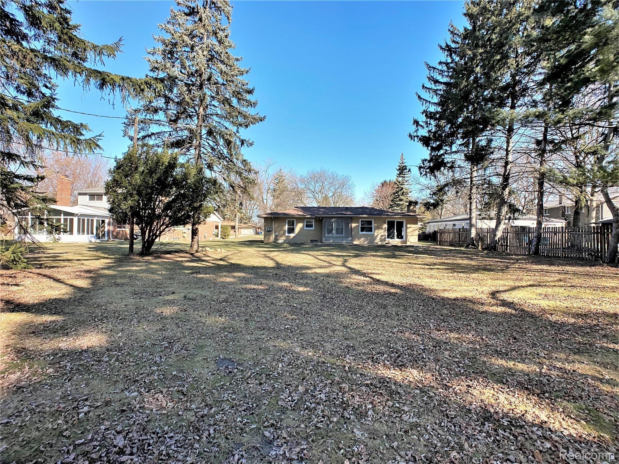 5372 Martin Road Warren, MI 48092 - Photo 32 of 36 Photo Mar 13, 10 10 59 AM.jpg