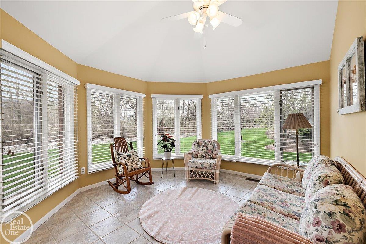 63815 Inverness Washington, MI 48095 - Photo 30 of 66 50204771-080d4a47-dbee-418b-bd07-d055f3153918.JPG