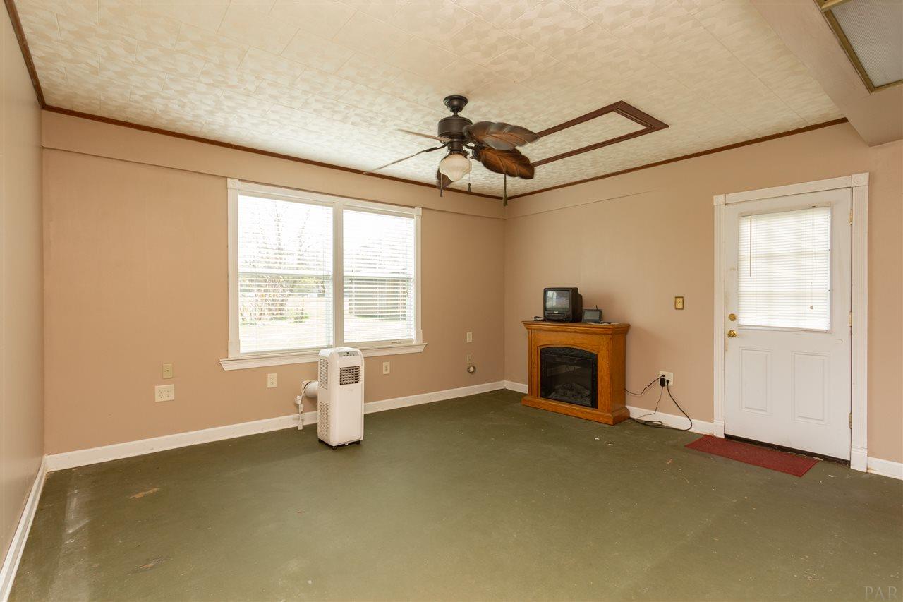 1745 West Kingsfield Road Cantonment, FL 32533 - Photo 15 of 40 Gallery Image 15