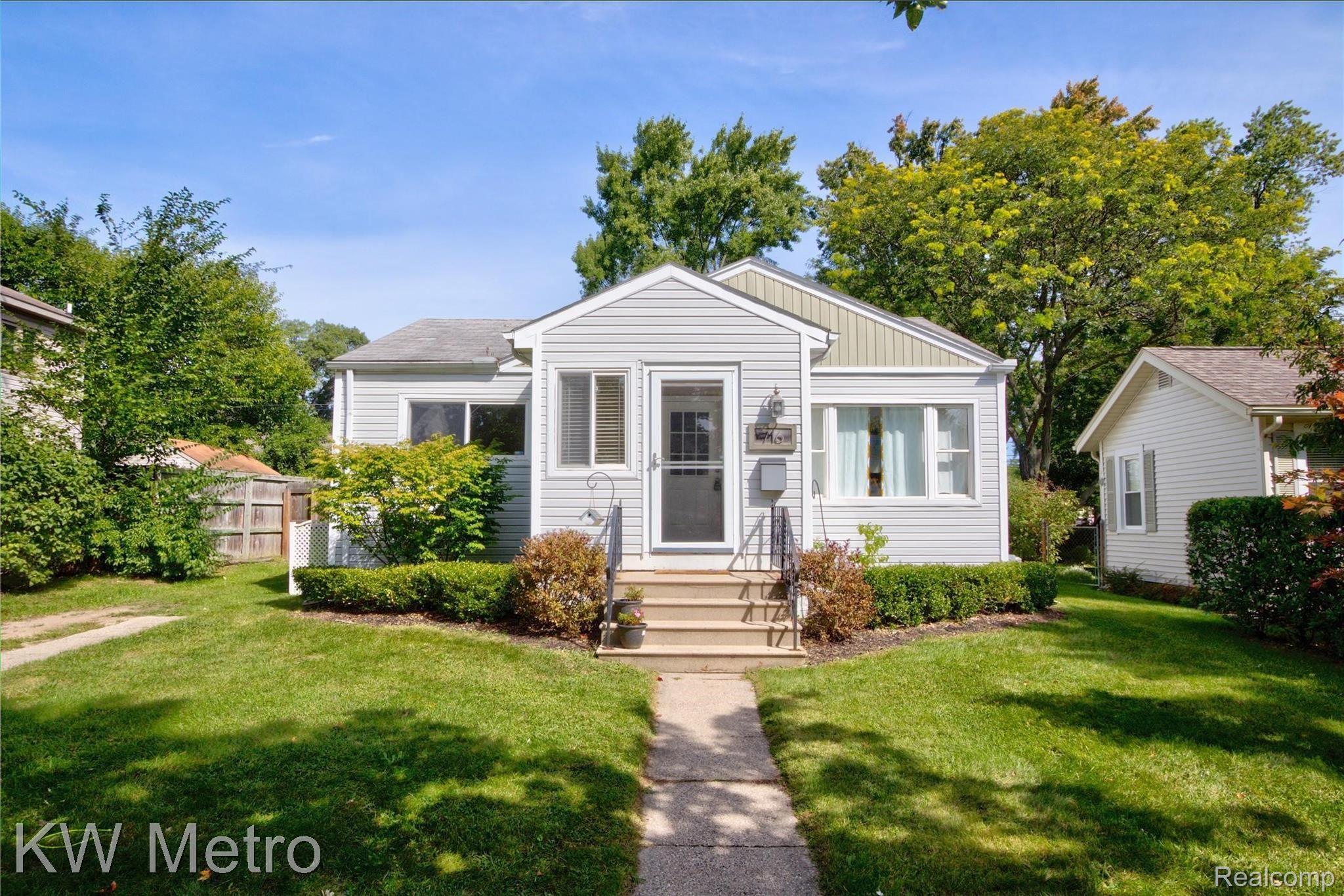 716 Renshaw Street Rochester, MI 48307 - Photo 1 of 31 1.jpg