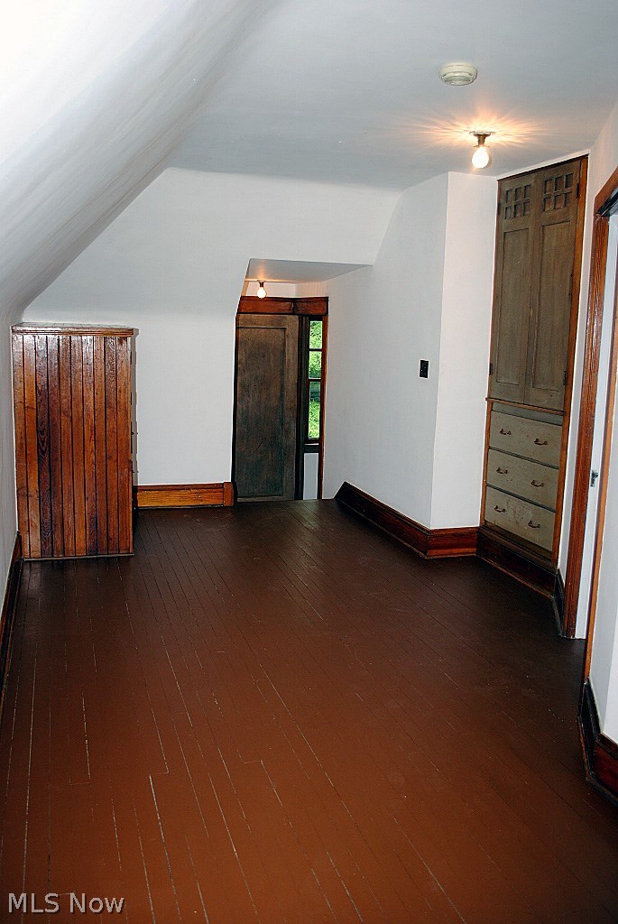 14305 Drexmore Road Cleveland, OH 44120 - Photo 22 of 25 ANOTHER VIEW OF 3RD FLOOR SITTING ROOM