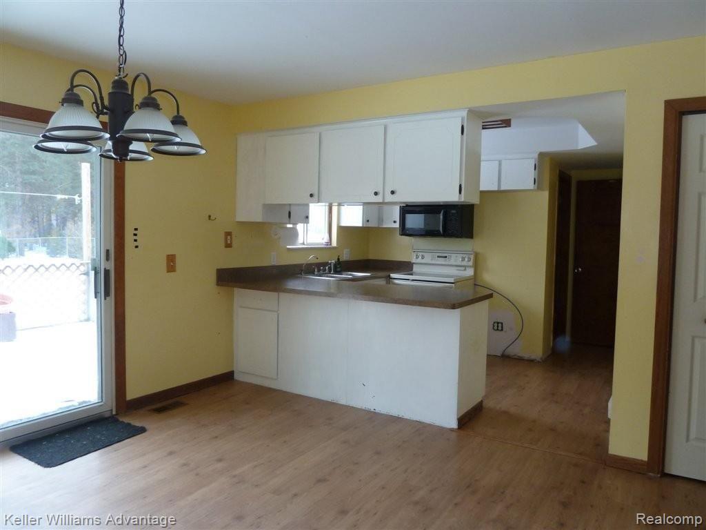 2493 Allen Road Ortonville, MI 48462 - Photo 9 of 21 Kitchen.JPG