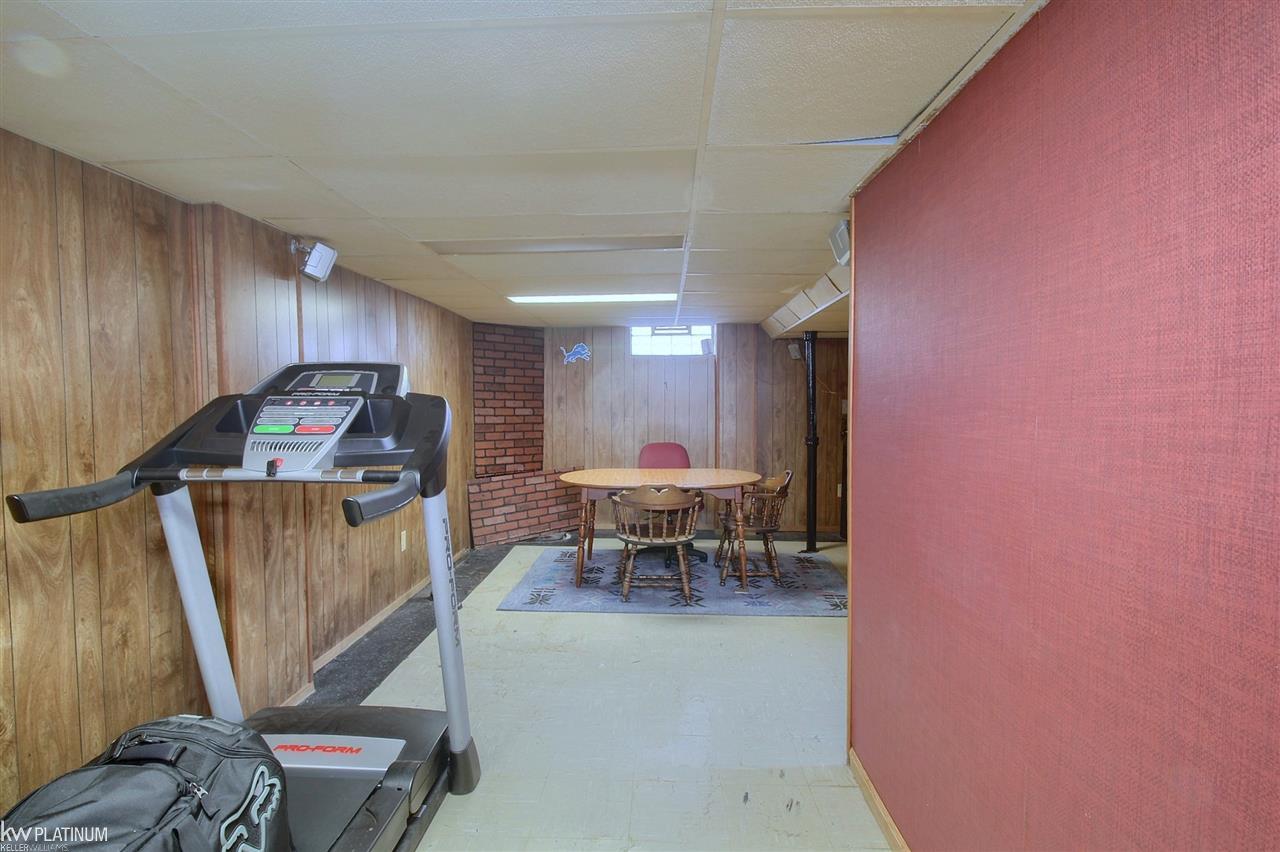 21781 Rausch Avenue Eastpointe, MI 48021 - Photo 19 of 25