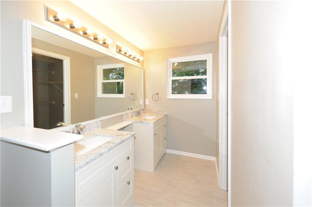 8414 Castle Ridge Lane Indianapolis, IN 46256 - Photo 31 of 40 Gallery Image 31