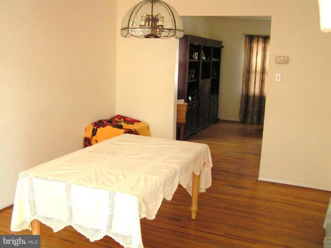 6416 Rivington Road Springfield, VA 22152 - Photo 4 of 11 Dining Room