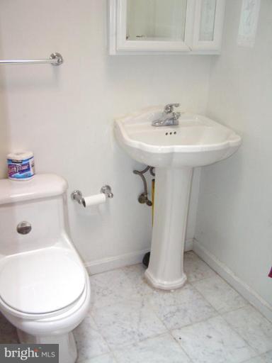 6416 Rivington Road Springfield, VA 22152 - Photo 8 of 11 Bath #1