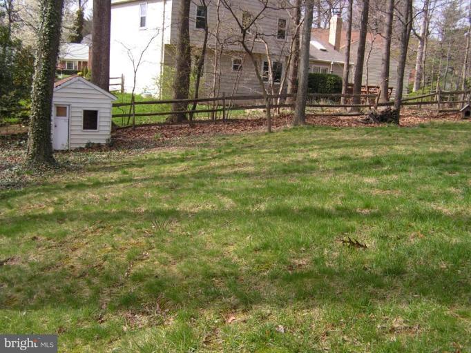 6416 Rivington Road Springfield, VA 22152 - Photo 10 of 11 Back yard