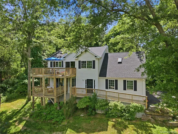 $699,000 | 15 Meadow Drive, Red Hook, NY 12571