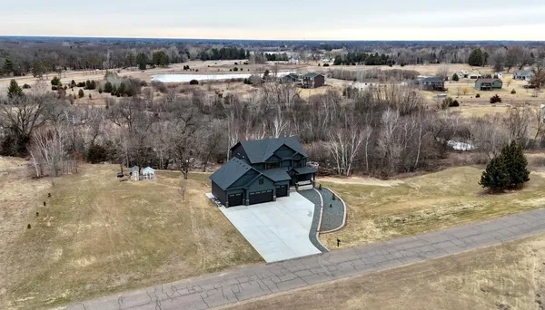 $800,000 | 12138 280th Avenue, Zimmerman, MN 55398