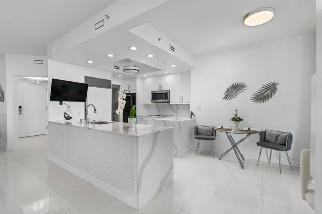 $6,000 | 411 North New River Drive East, Unit 2205, Fort Lauderdale, FL 33301