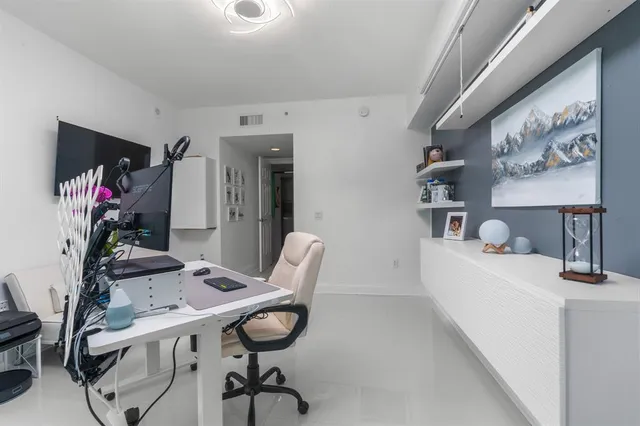 $6,000 | 411 North New River Drive East, Unit 2205, Fort Lauderdale, FL 33301