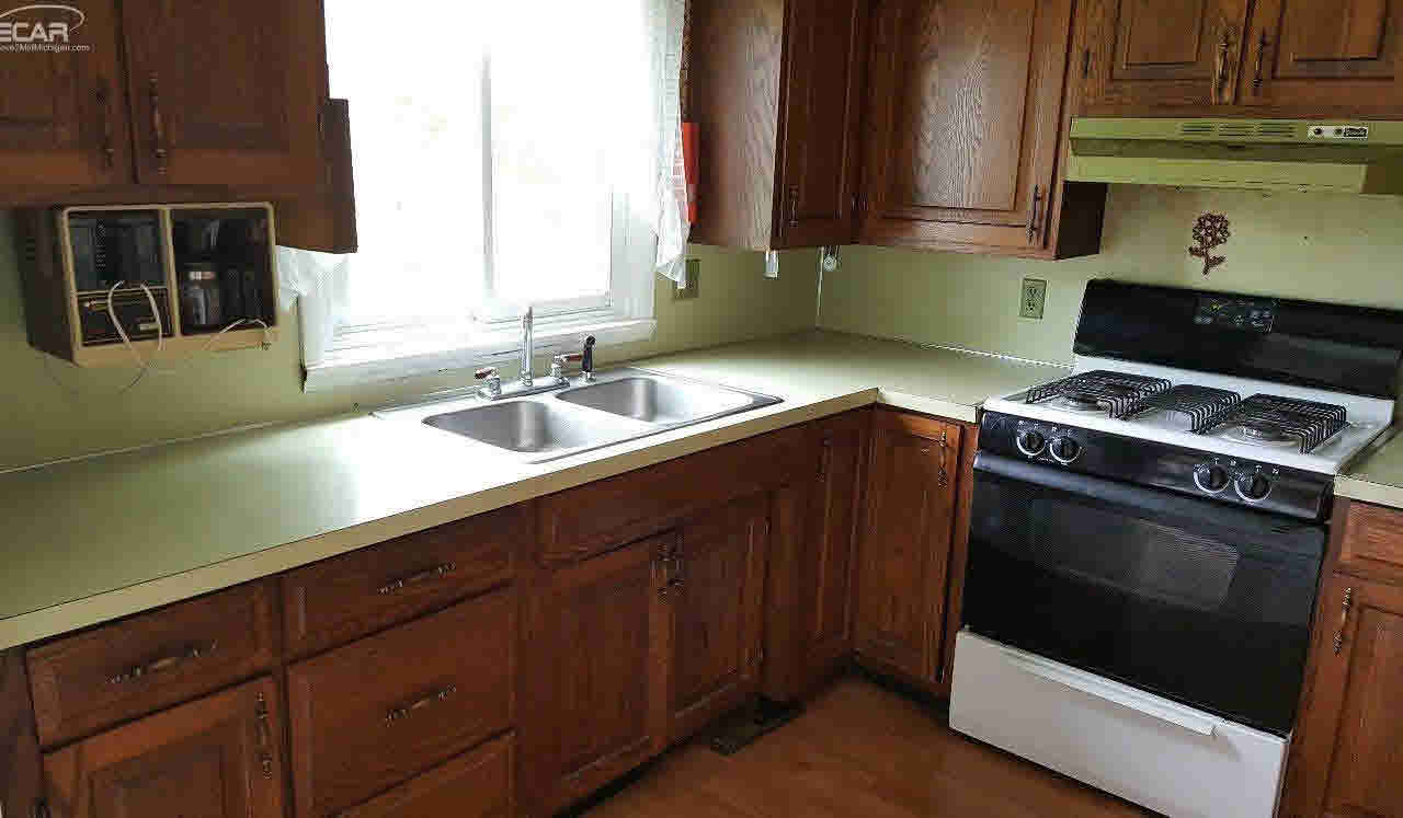 94 West Barnes Road Fostoria, MI 48435 - Photo 4 of 21 21301003-3.JPG