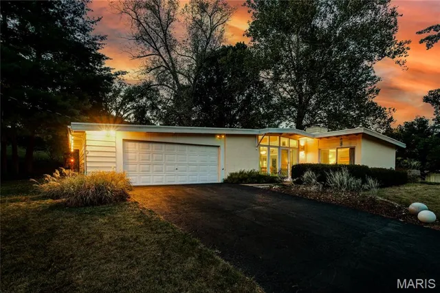 $500,000 | 709 Cheviot Court, St. Louis, MO 63122