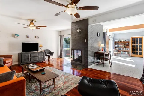 $489,900 | 709 Cheviot Court, St. Louis, MO 63122