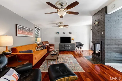 $489,900 | 709 Cheviot Court, St. Louis, MO 63122