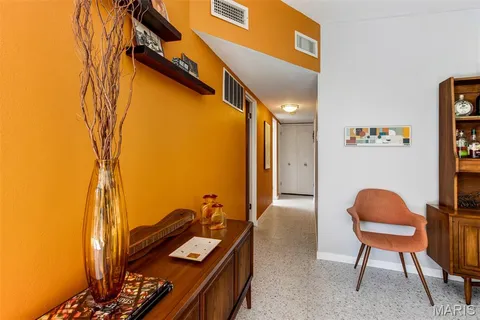 $489,900 | 709 Cheviot Court, St. Louis, MO 63122