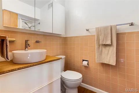 $489,900 | 709 Cheviot Court, St. Louis, MO 63122