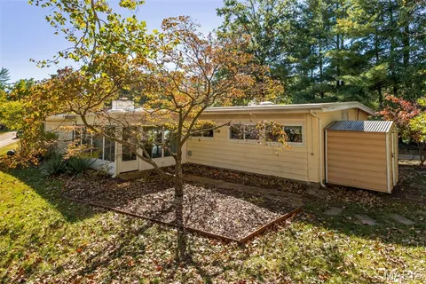 $489,900 | 709 Cheviot Court, St. Louis, MO 63122