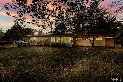 $489,900 | 709 Cheviot Court, St. Louis, MO 63122