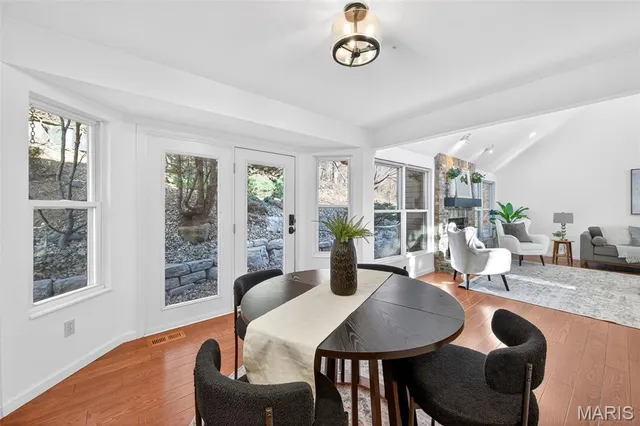 $699,900 | 305 Hays Hill Drive, Fenton, MO 63026