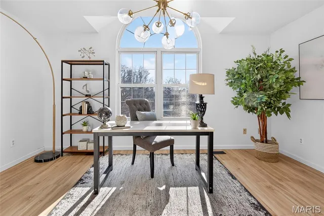 $699,900 | 305 Hays Hill Drive, Fenton, MO 63026