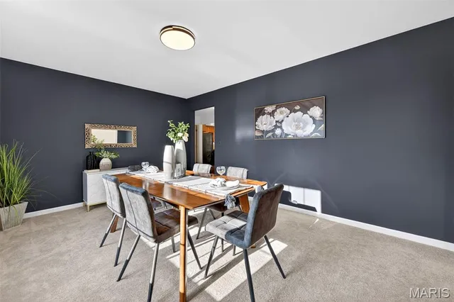 $699,900 | 305 Hays Hill Drive, Fenton, MO 63026