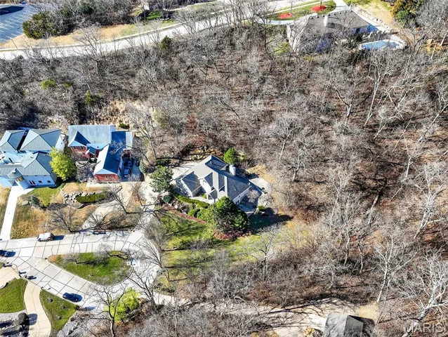 $699,900 | 305 Hays Hill Drive, Fenton, MO 63026