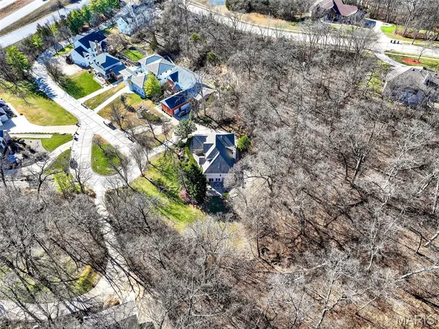 $699,900 | 305 Hays Hill Drive, Fenton, MO 63026