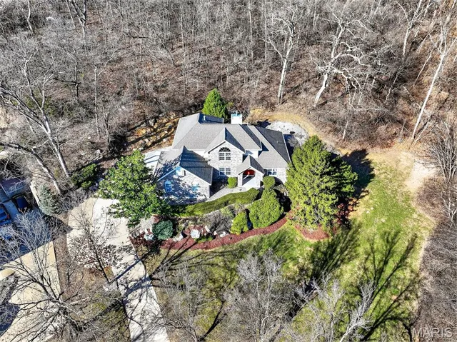 $699,900 | 305 Hays Hill Drive, Fenton, MO 63026