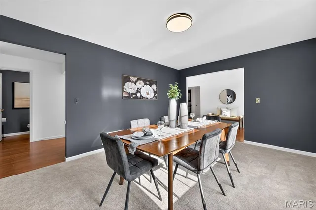 $699,900 | 305 Hays Hill Drive, Fenton, MO 63026