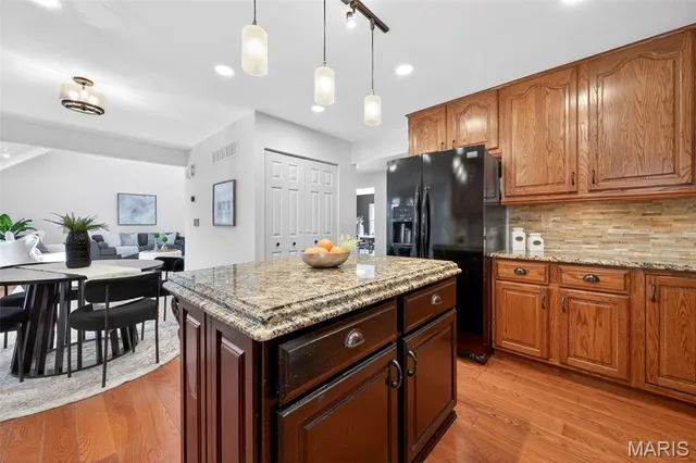 $699,900 | 305 Hays Hill Drive, Fenton, MO 63026