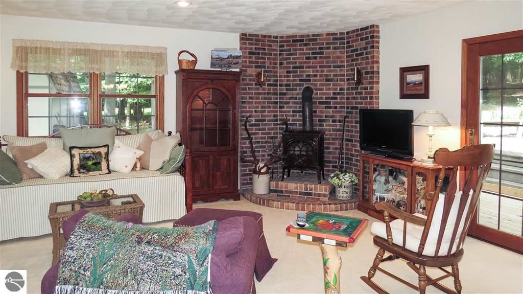 276 Eastman Road Beulah, MI 49617 - Photo 13 of 36 1873035-12.JPG