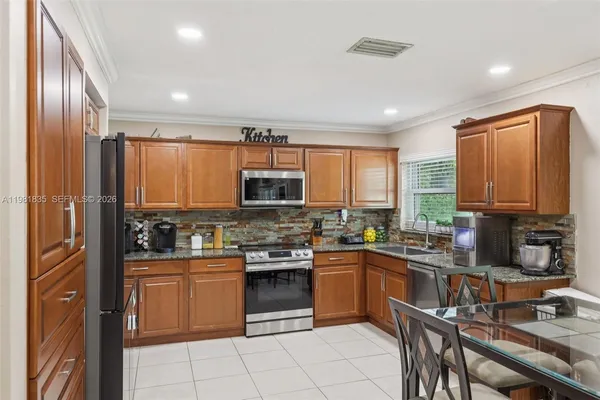 $4,900 | 11573 Northwest 39th Place, Coral Springs, FL 33065