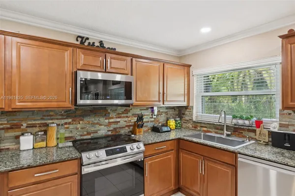 $4,900 | 11573 Northwest 39th Place, Coral Springs, FL 33065