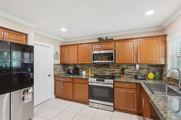 $4,900 | 11573 Northwest 39th Place, Coral Springs, FL 33065