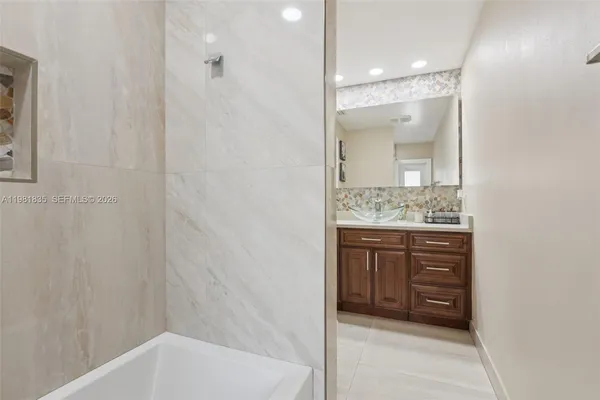 $4,900 | 11573 Northwest 39th Place, Coral Springs, FL 33065