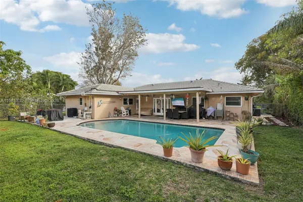 $4,900 | 11573 Northwest 39th Place, Coral Springs, FL 33065