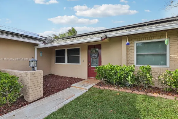 $4,900 | 11573 Northwest 39th Place, Coral Springs, FL 33065