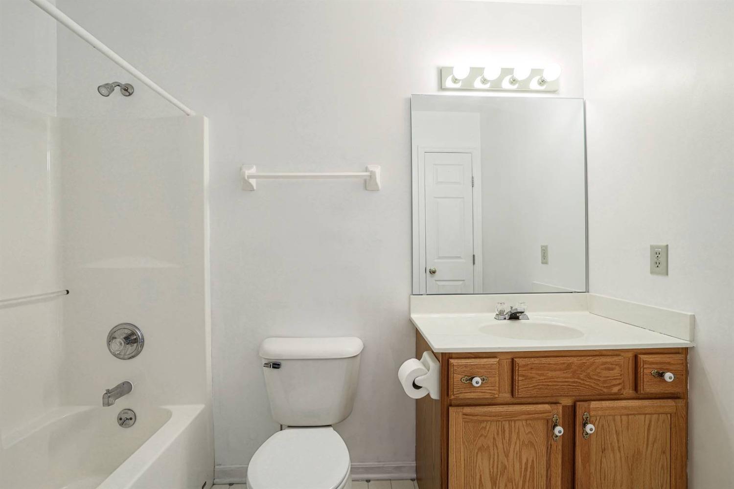 694 Regent Road Cincinnati, OH 45245 - Photo 24 of 33 Gallery Image 24