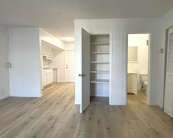 $1,400 | 491 Northwest 42nd Avenue, Unit 49, Plantation, FL 33317