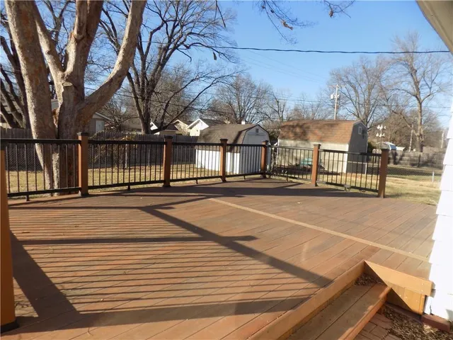 $325,000 | 1444 South Elm Street, Ottawa, KS 66067