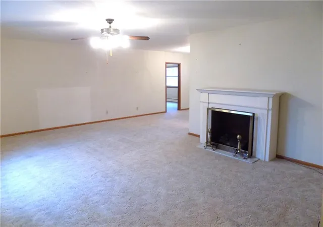 $325,000 | 1444 South Elm Street, Ottawa, KS 66067