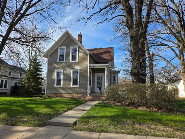 $164,900 | 711 3rd Avenue Southeast, Waseca, MN 56093