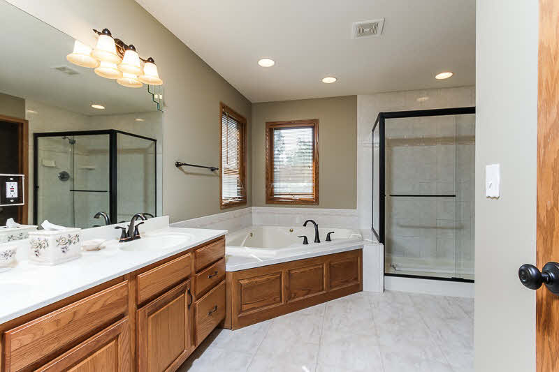 6773 Ridges Court Bettendorf, IA 52722 - Photo 15 of 24 Gallery Image 15