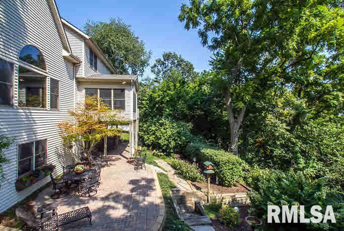 6773 Ridges Court Bettendorf, IA 52722 - Photo 3 of 24 Gallery Image 3