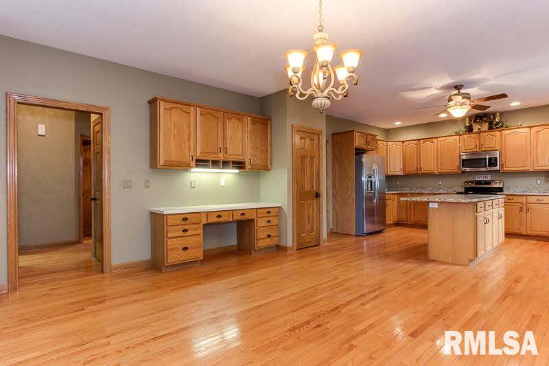 6773 Ridges Court Bettendorf, IA 52722 - Photo 7 of 24 Gallery Image 7